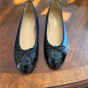Chanel Black Patent Toe Flats